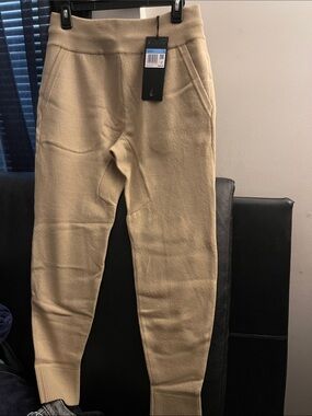 NIKE ESC LINE Cashmere/ Merino Wool/Sweatpants Women’s Sz Medium NWT RARE Find